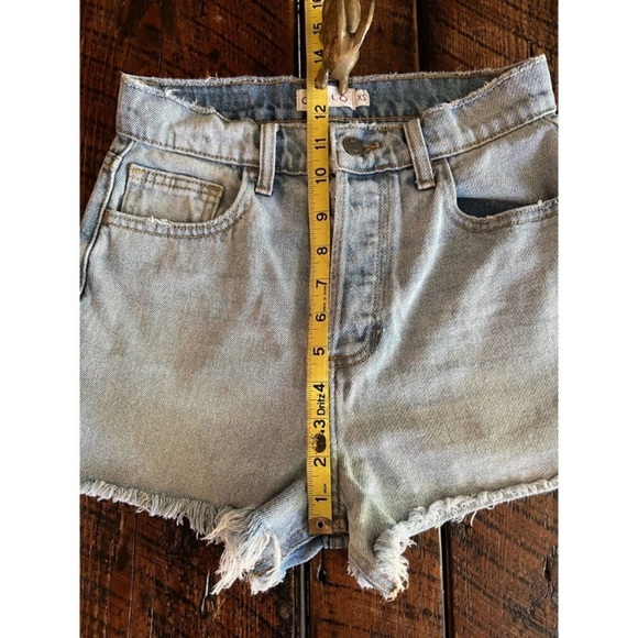 Cello High Rise Mom denim jean shorts with hidden button up fly, Size XS. - Picture 8 of 13